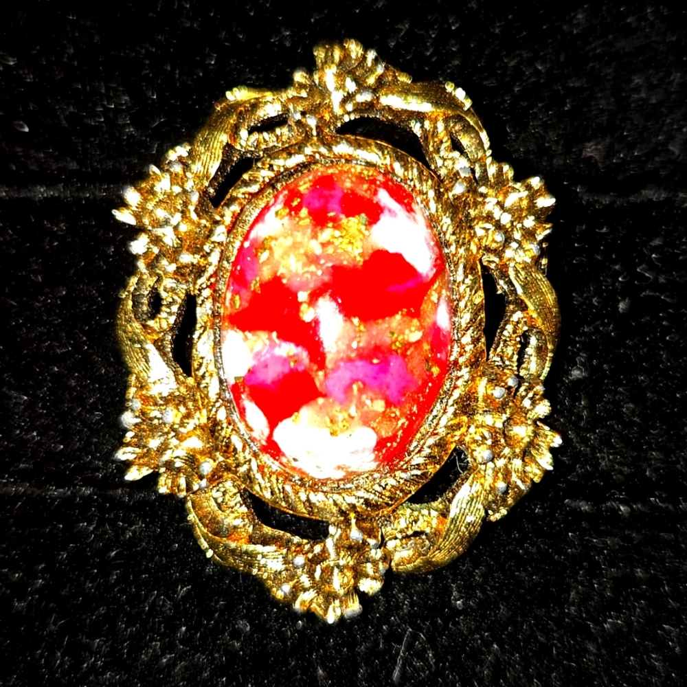 Vintage Easter Egg Speckled Cabachon Gold Plated Floral Brooch